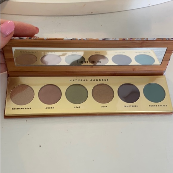 Butter London eyeshadow palette - Picture 2 of 2